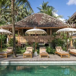 4* Resort Rumah Kayu