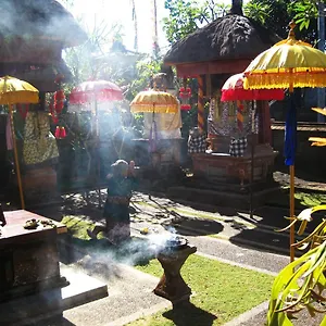 Nyoman Murjana Alloggio in famiglia